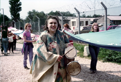Grethe Andersen: The Dragon on the move. Greenham Common June 1983.